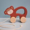 Trixie pull along toy mr monkey scimmia in legno